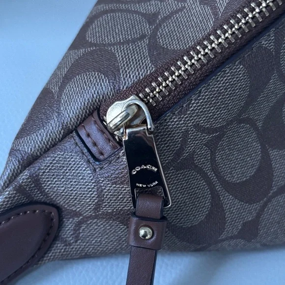 Coach Monogram Crossbody/Fanny pack or waist bag, adjustable strap. New With Tag - Picture 11 of 17